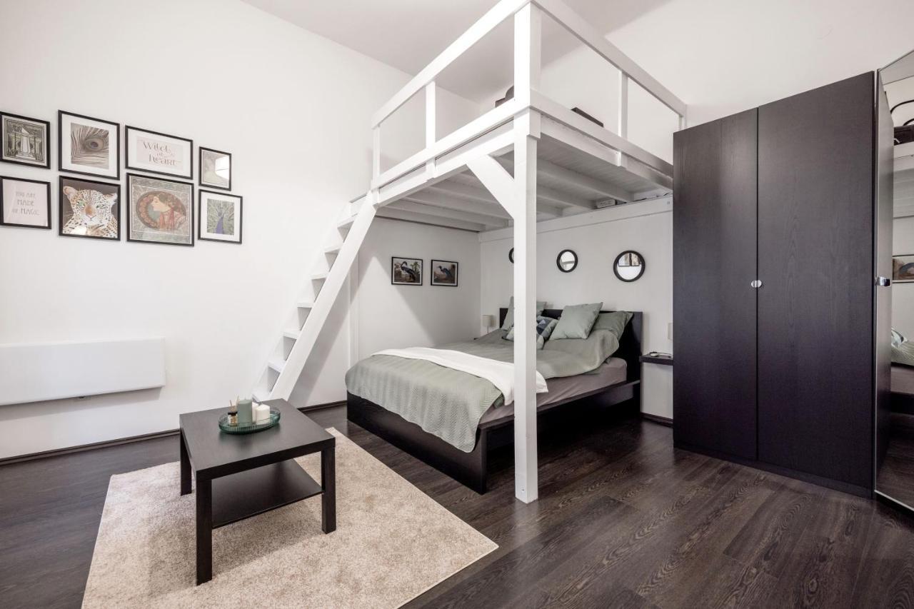 דירות בודפשט Charming Downtown Hideaway Steps From New York Cafe! מראה חיצוני תמונה