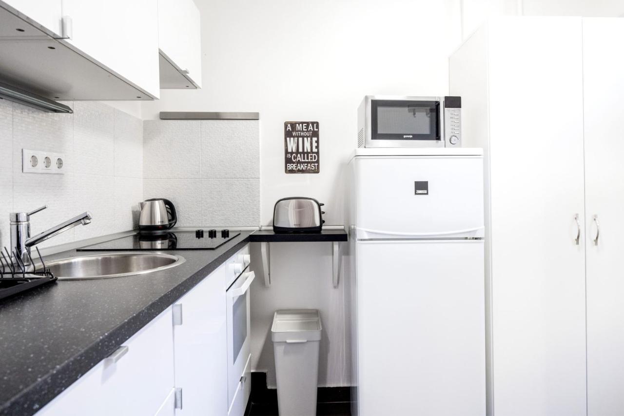 דירות בודפשט Charming Downtown Hideaway Steps From New York Cafe! מראה חיצוני תמונה