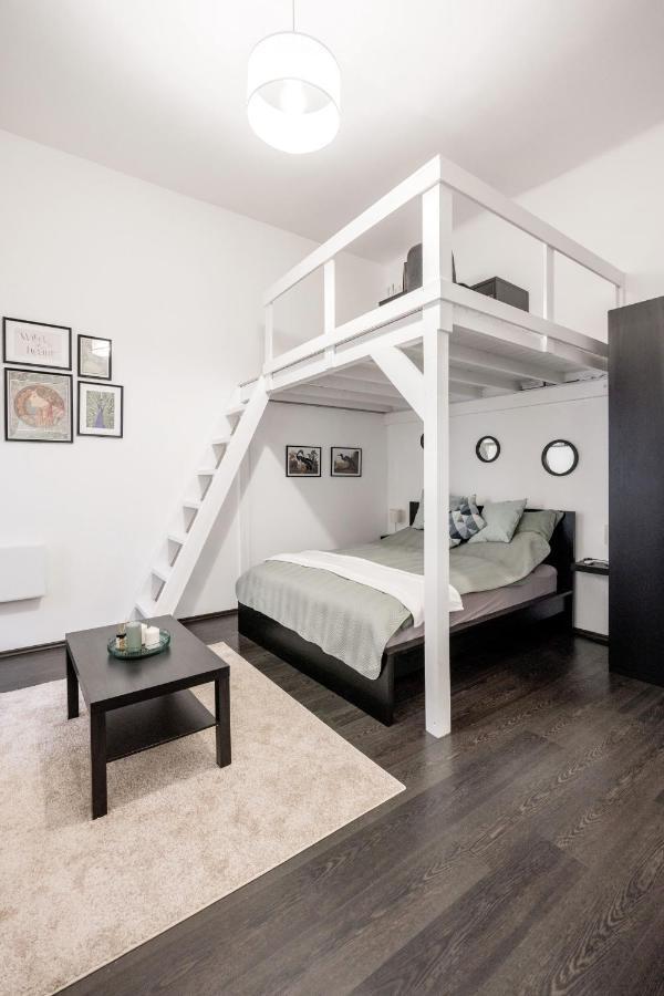דירות בודפשט Charming Downtown Hideaway Steps From New York Cafe! מראה חיצוני תמונה