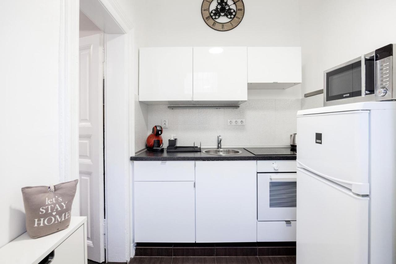 דירות בודפשט Charming Downtown Hideaway Steps From New York Cafe! מראה חיצוני תמונה