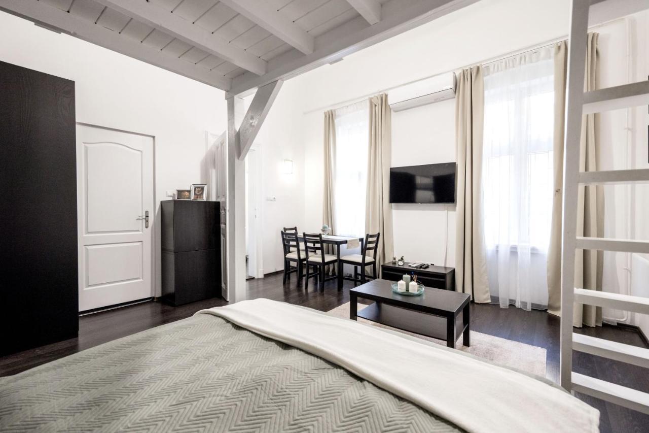 דירות בודפשט Charming Downtown Hideaway Steps From New York Cafe! מראה חיצוני תמונה